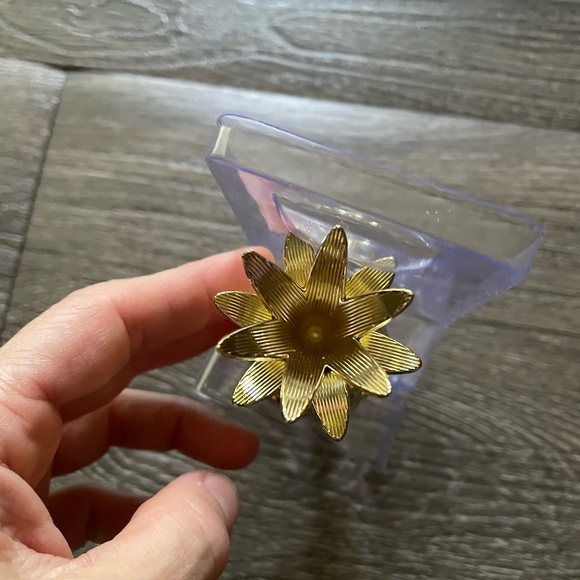 New in box Gold & Silver Pineapple wine bottle stoppers sold separately - Picture 5 of 11